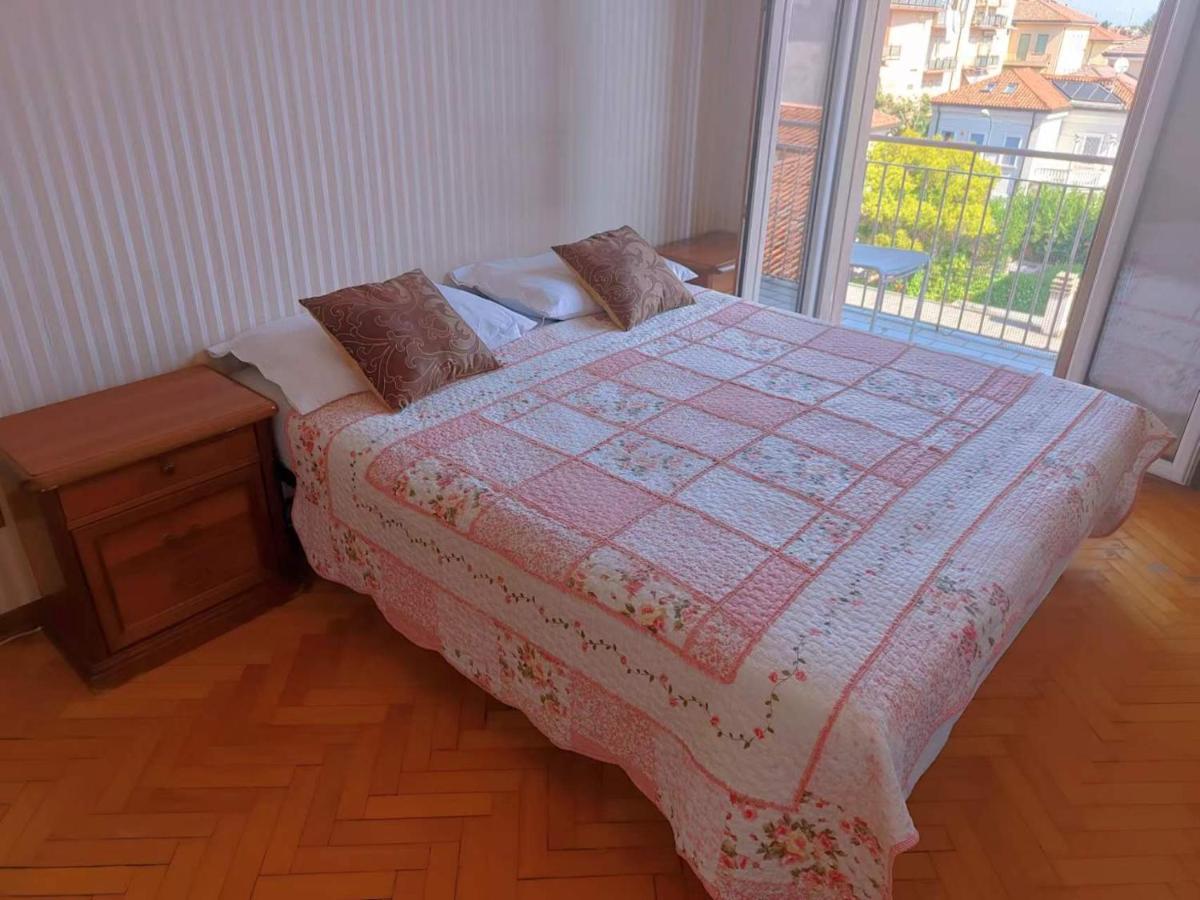 מסטרה Cozy Room With Queen Bed 温馨双人大房间 מראה חיצוני תמונה